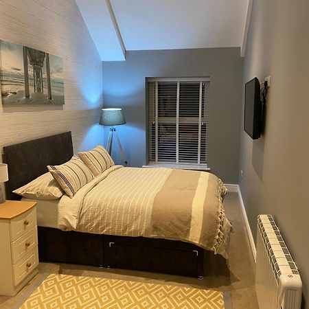 Stylish Tenby Apartment, Great Location, Parking Номер фото