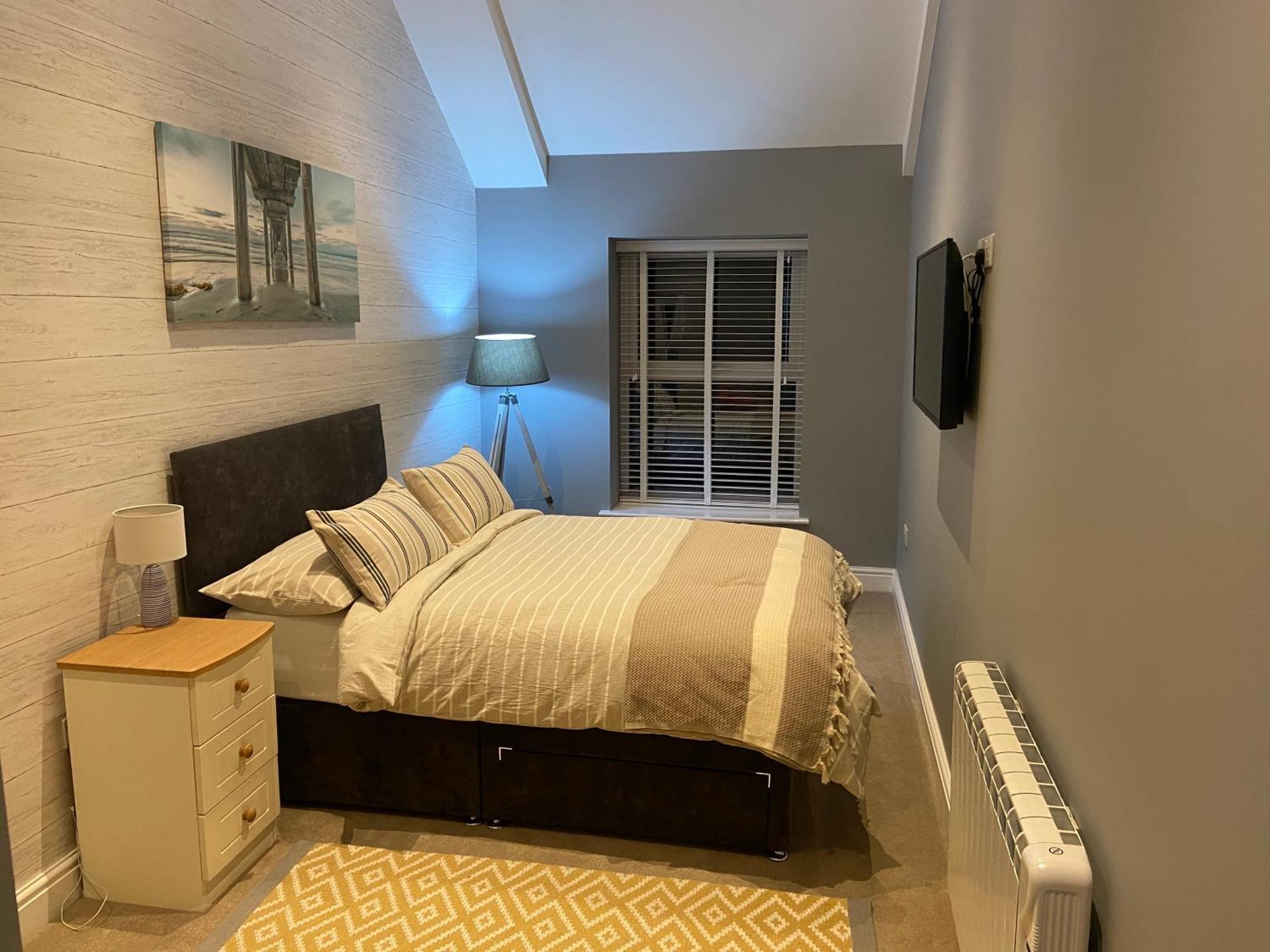 Stylish Tenby Apartment, Great Location, Parking Номер фото